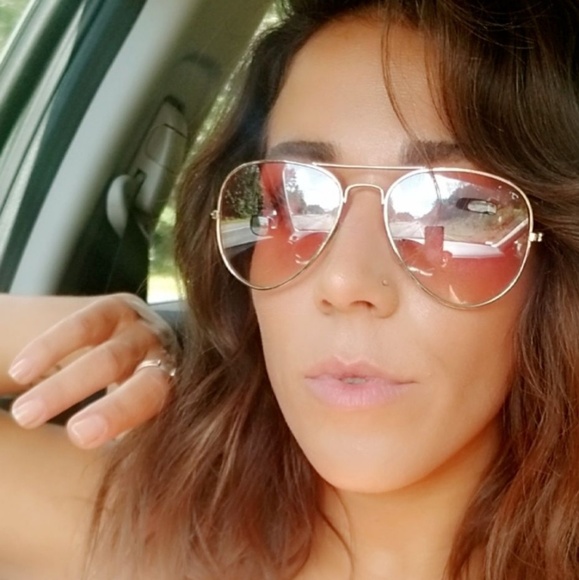 Meet your Posher, Kristen - Picture 1 of 1